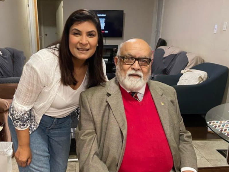 Farah Siddiqi (left) with her father, Qamar Masood. (Photo courtesy of Farah Siddiqi)